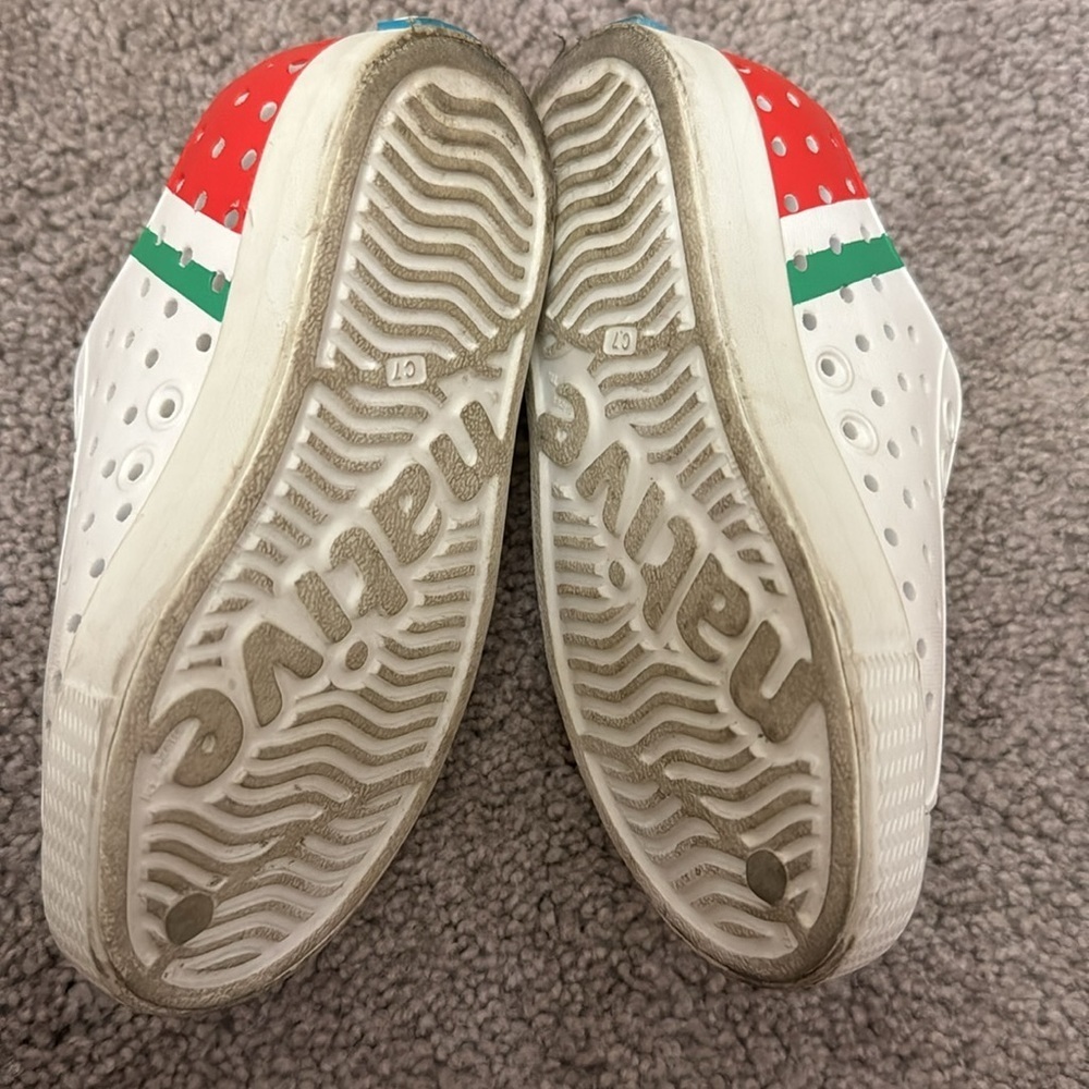 Native Red White & Green Jefferson Shoe - Picture 5 of 6